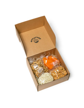 Подарочный набор орехов, цукатов и сладостей № 23 (1 кг.)
